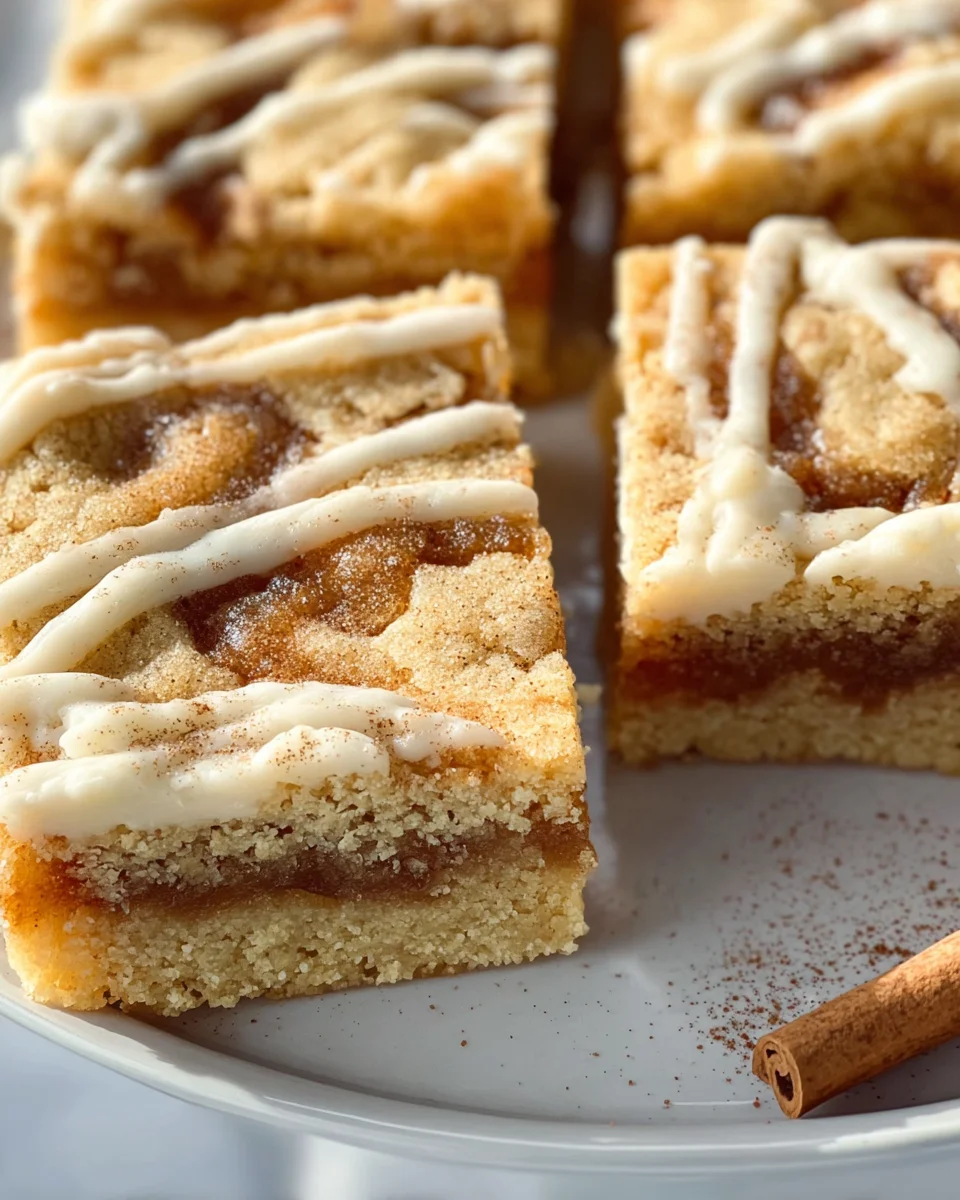 Irresistible Cinnamon Roll Shortbread Bars Recipe